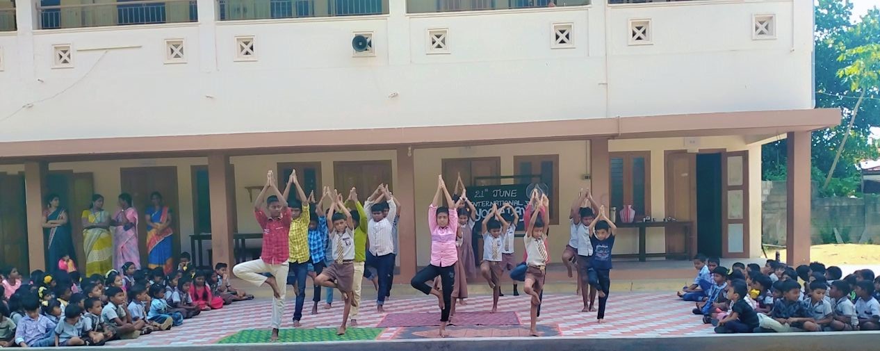 Read more about the article Western Matriculation High School Celebrates Yoga Day